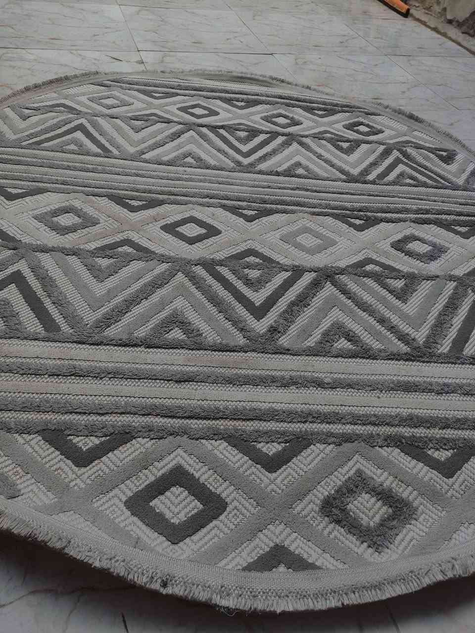 للبيع
فرشه بوهيمي دائريه 
قياس 150*150
عنوان حي الشهداء


**إذا كنت صاحب هذا الإعلان وتريد حذفه لأي سبب، رجاءا أرسل رسالة إلى الدعم الفني**