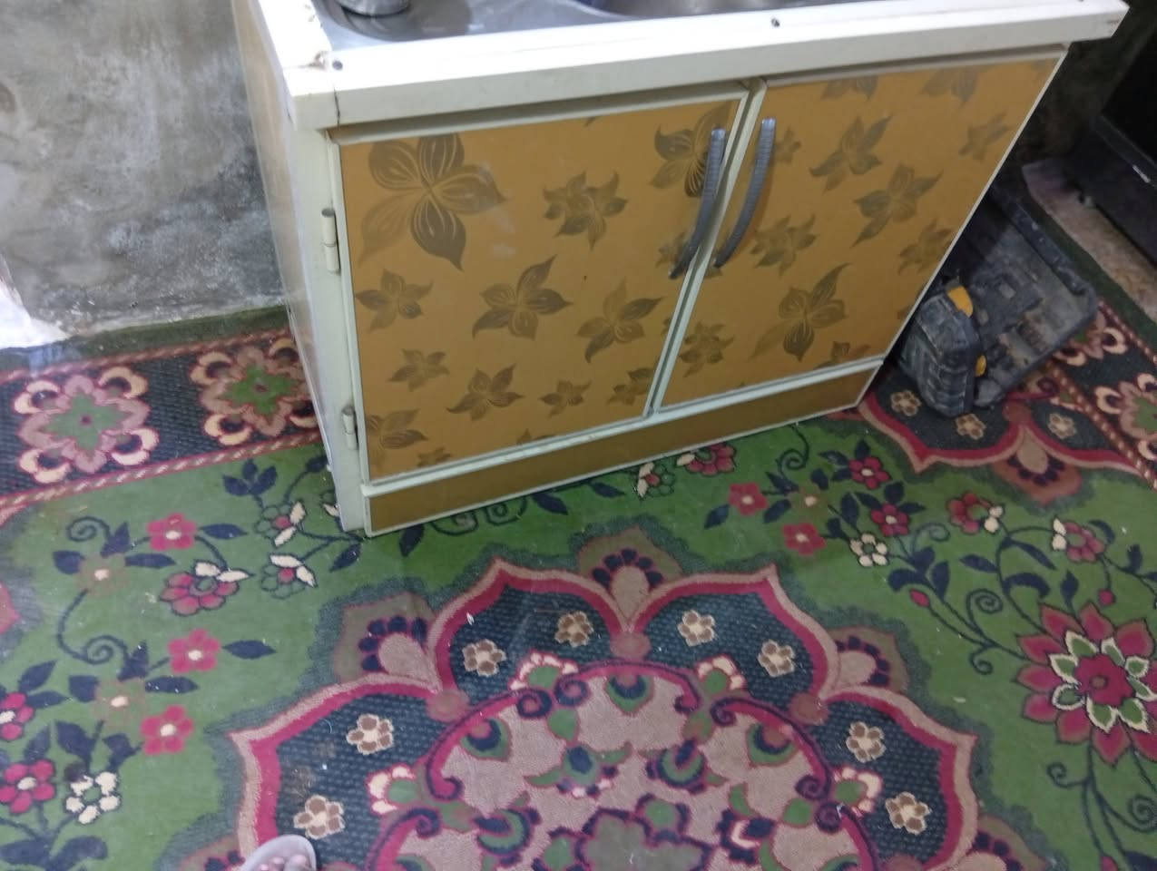 غراض منزليه للبيع كلمن وسعره انتصال عل رقم ***********
