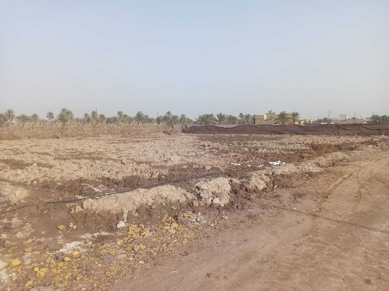 السلام عليكم ١٧٠٠،،دونم اله طابو اسهم بسمي تحول على طريق السفينه خلف ثانويت الواثق السياحي الثاني وجه ٤٦ والنزال ٣٧ ماء كهرباء متوفره ***********
