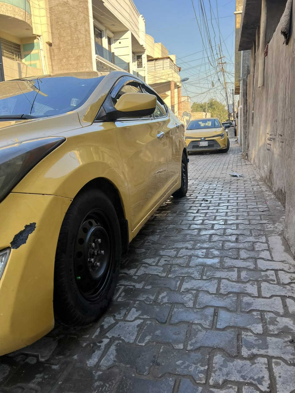 السلام عليكم النترا للبيع موديل 2015
حادث خلفي مرفوق بلمنشور قبق الجنطة راجع نفسة 
غير هذا الحادث مكفولة 
كير مكينة مكفولات تخم تاير قبل شهر شادة
رقم بغداد انكليزي تحويل ثاني يوم 
نضام ايكو مانع انزلاق تحكم استيرن جهتين 
تبريد شغال على السويج 
بيها منضومة غاز عاطلة دكمتها 
مصفرة هيئة وبحث 
عليها غرامة علية 
المكان:بغداد/بغداد الحديدة 
للاستفسار الاتصال :***********
