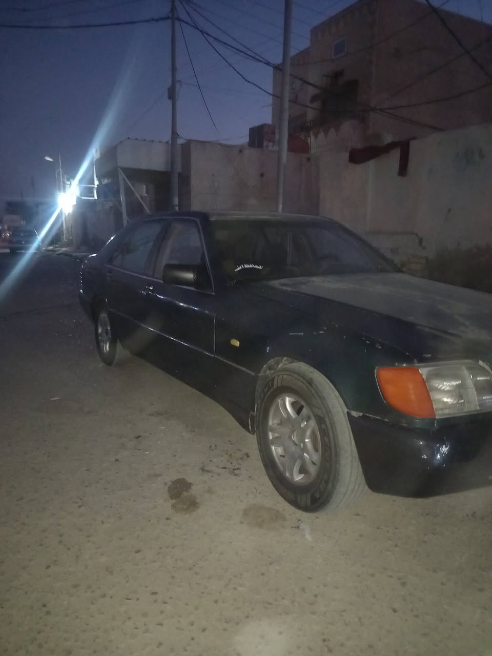 السلام عليكم 
سيارة مارسدس شبح موديل 92 حجم 300 بغداد خصوصي مكينه راس الثور سياره جاهزه شغاله سعر 35 وبي مجال رقم الموبايل واتساب ***********
