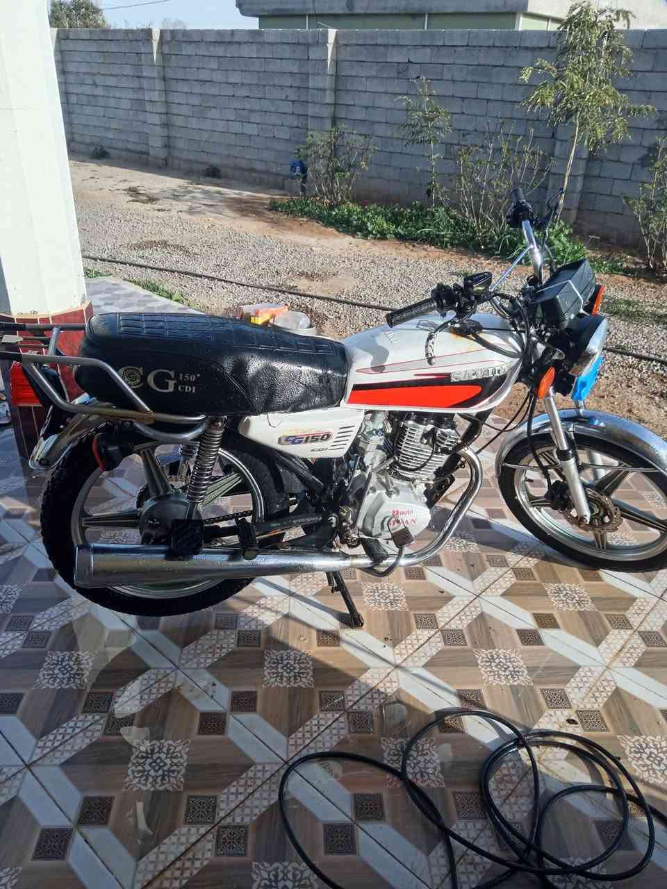 السلام عليكم موطور لبيع سيفان خمسه كير محرك ما مفتوح ابد تايرات شادهن جدد بي 4 اوراق موطور جاهز مالت جناي صلنصه جعره سلف هندر كلهة شغال كهربايات نشرات اشاير كله شغال السعر 400 مكان ديالى امام ويس رقم الهاتف، ***********
