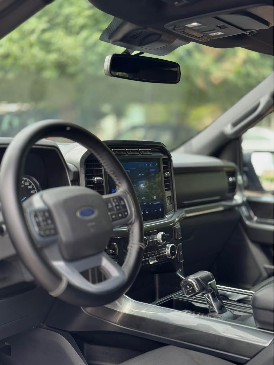 Foord f150  XLT 4x4 
فۆرد XLT قەپات مواسفات بەس پانۆراما نییە تەنها دوو پارچە بۆیاخ بێ ناو گرتن دەعمی پێشی نییە پێشی کەپسە 
گێر عەرز (طیارە)
دەرگا گەورەی بۆدی گەورە 
٥ کامیرە 
شاشە گەورە گێچ ئەلکترۆنی 
رادار ٣٦٠ حاسە پێش و دوا 
هەردو کوشنی پێشەوە کارەبا کوشن هیتەر 
تەبرید دوو زۆن مەرکەزی 
لایت چوار عەدەسە LED 
٨مۆد لێخوڕین 
مەکینە مەرخوب ٣.٥  
ماوە رۆشتن ٤٧ میل 
سعر /٢٥٨$ 
ژم / *********** السليمانية, العراق
