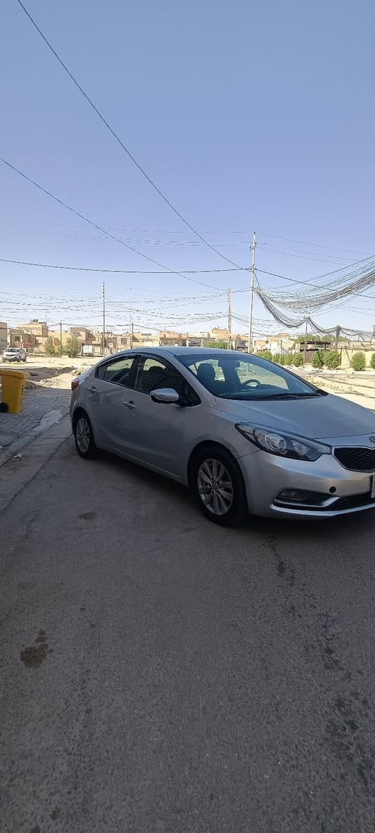 السلام عليكم كيا فورتي للبيع موديل 14
وارد امريكي  بيها صبغ شاملغ + بنيد فقط 
رقم كربلاء تحويل مباشر 
السياره جاهزه تفهم تاير جديد حداديه جديده تبريد 
محرك 2000 دوش كير اي تي 
مكان السياره كربلاء الشراي يتصل
***********
السعر 98 وبيها مجال
