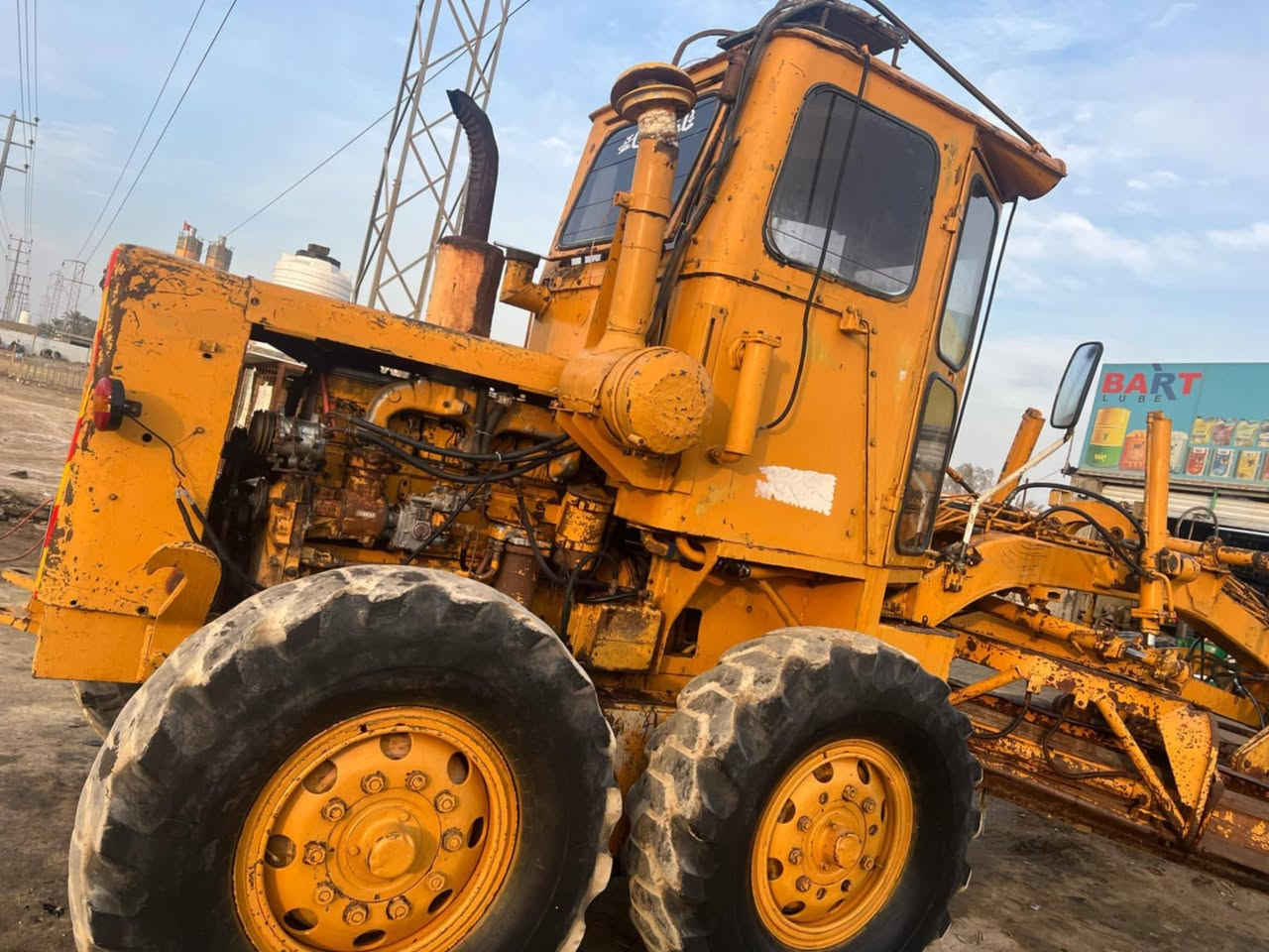 كوماتسو للبيع مجموعة بلاديه مشروطه رقم بغداد سنويه لل28 محرك جديد جاهزه للعمل السعر 17 مليون للاستفسار الاتصال على الرقم ***********
