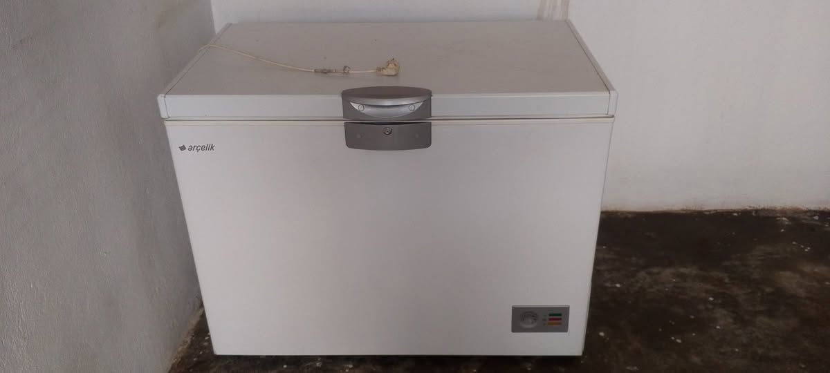 السلام عليكم غراض للبيع 
1-تانكي حديد 2-مجمدة بيها ليك 3-مغسلة نظيفة 4-ماطور ماء 5-تانكي بلاستيك سعة الفين لتر نظيف بعقوبة بهرز فقط واتساب او مراسلة الصفحة ***********
