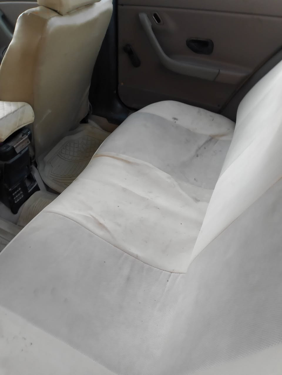 اخوان السلام عليكم بيع سمنت موديل ٩رقم بغداد محرك وكير تمام غرفته حلوه ابيع بدون تحويل به سنويه عضم عاج اكفله سرقه وعشاير  لسعر ١٦لمكان بغداد جسر اديالى اخوان ب١٠مابيع وشكرا


**إذا كنت صاحب هذا الإعلان وتريد حذفه لأي سبب، رجاءا أرسل رسالة إلى الدعم الفني**