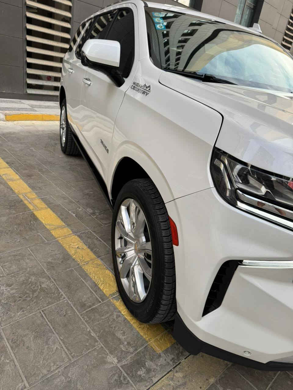 تاهو هاي كانتري أعلى فئة بالتاهو
 نفس مواصفات الكاديلاك السكاليد فووول للأخير ماكو شي مابيها حرفيا كاديلاك اسكاليد 

ماشيه 38الف مايل 

بانوراما 

داتا شو 

شاشات بلادية

دوسات كهرباء

ستيرن كهرباء

مرايات قلابة وشفط

تشغيل عن بعد 

تجوة وسطية كهرباء وبيهة قاصة

تبريد بالكشنات

تدفئة ستيرن

كشن خلفي منفصل VIP

حساسات كل الاتجاهات

هوك كهرباء تحكم داخل السيارة

كشن هزاز تنبيه 

نظام كار بلي واوتو اندرويد

صندوك جلاق ينفتح

كشنات كهرباء كلها والتحكم بيهة من كل مكان كهربائيا

شاشة وسطية كبيرة

كامرات عدد٥

ويل كروم حجم ٢٢

مرايات شفط

٤ وضعيات قيادة

رادارات 

تحديد مسار

صاج ملكي بأطار نيكل

داخل اسبريسو

وبعد هواي مواصفات 

السيارة جاهزة من جميع النواحي تخم تاير مال شركة برجستون صدر وجكات ومحرك وكير كلة على وضع الشركة 

محرك ٨سلندر ٦.٢

كير ١٠ نمر يعني تمشي ١٩٠ الرون ٢.٥

مكينه كير كفاله 
موديل ٢٠٢١

رقم بغداد سنوية بأسمي هزة جديدة 

بيهة جاملوغ وبنيد جهة السايق وبيه باب السايق والخلف بيهن صبغ من امريكه

مكاني بغداد حي الحسين قرب مطار بغداد

للاستفسار ***********
