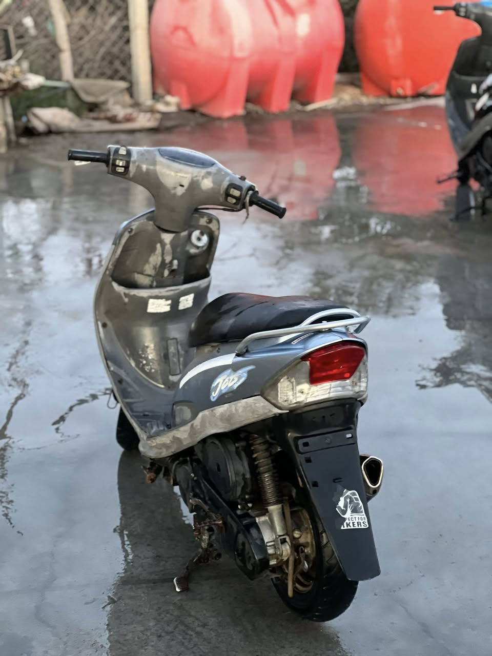 السلام عليكم
ماكس للبيع الدراجه نضيفه نهضه وسرعه عل شرط مكينه مامفتوحه كهربائيات كلها شغاله سلف اشاير هورن كله شغال السعر خاص او اتصال ***********
