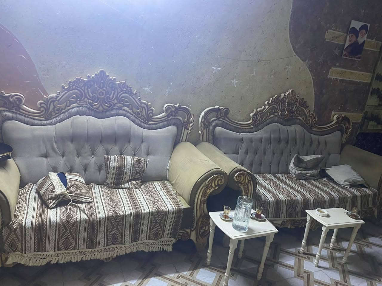 سلام عليكم غراض مستخمده مستعجل ع بيعهن مال معتاز التخم 300 *10 مقاعد 
الميزطعام هوا وكراسي 70
 البوفيه 150 الكنتور 200 وبيهن مجال
*********** بيه واتساب
