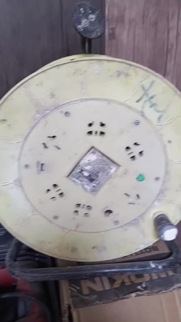 السلام عليكم للبيع موجود توصيل ***********
