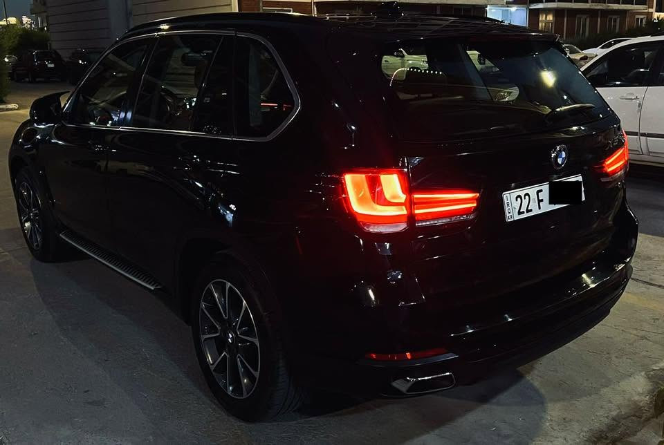🔥 للبيع أو المراوس BMW X5 2018 خليجي 🔥
📍 الموقع: بغداد - حي الجامعة

✅ وكالة العروش خليجي
✅ محرك 6 سلندر 3.0 لتر تيربو
✅ دفع رباعي xDrive
✅ ناقل حركة أوتوماتيك 8 سرعات
✅ بصمة تشغيل ودخول ذكي
✅ شاشة معلومات وترفيه
✅ لوحة عدادات رقمية
✅ داتا شو (عرض المعلومات على الزجاج الأمامي)
✅ سقف بانوراما
✅ كاميرا خلفية
✅ كاميرات 360 درجة
✅ رادار
✅ التشغيل عن بعد
✅ صندوق خلفي كهربائي
✅ إغلاق الأبواب الناعم (Soft Close)
✅ تدفئة مقود القيادة
✅ التحكم التلقائي بدرجة الحرارة
✅ نظام بدء التشغيل الذكي
✅ نظام فرملة الطوارئ
✅ 8 وسائد هوائية
✅ إنارة محيطية فاخرة
✅ إضاءة ترحيب
✅ ستائر خلفية
✅ منقي هواء
✅ التحكم على المنحدرات
✅ مانع الانزلاق
✅ ABS
✅ التحكم الإلكتروني بالثبات
✅ المصابيح الأمامية LED
✅ مصابيح ليزر أمامية
✅ المصابيح الأمامية التكيفية
✅ الضوء العالي التلقائي
✅ كشافات ضباب

🔹 الحالة:
✔️ السيارة بحالة ممتازة
✔️ صيانة دورية منتظمة
✔️ استخدام شخصي ومحافظة عالية
✔️ كلين تاتل

📞 للاستفسار والاتصال:
***********

🚘 سيارة فخمة بمواصفات متكاملة للبيع أو المراوس حسب الرغبة.
