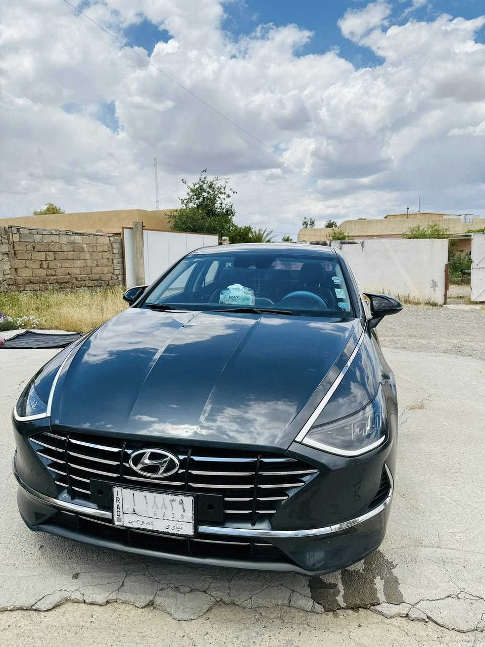 السلام عليكم للبيع   هونداي سوناتا موديل 2021 خليجي رقم نينوى سنويه لل 28 شرط التحويل 

المواصفات 

محرك 2000
بصمه
تشغيل عن بعد 
بصمت ابواب
كير دكم
قطعتين تبريد 
كشنات كهرباء
تدفئه كشنات 
تدفاء ستيرن 
قياده ذاتيه 
تحديد مسار
رادار امامي 
حساسات خلفيه 
شاشه كبير
هندبريك بصمه 
مري شفط
شفتات ستيرن
لايت LED
بكلايت LED
تدفئه وتبريد شرط

الضررر //جاملغ الخلفي صبغ  /باب خلفي كلير فقط +جاملغ كلير فقط      بدون دواخل 

السعر 170 وبيه مجال ترهم مقدمه زينه والباقي قصاد 

المكان #ناحيه_القياره_قريه_الحود

***********
