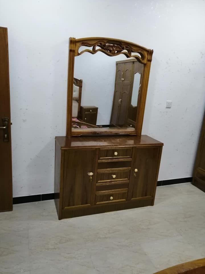 غرفه نوم ٥ باب 
الخارج صاج ٤ ملم الداخل عادي ٤ ملم 
القياعده بلوك الضهر جرجوبة براغي 
التوج زان مصري 
شغل فوق الوسط
قياسات الكنتور الارتفاع ٢٣٠ سنتيم
العرض ٣ متر

السعــــر (925 الف )


**إذا كنت صاحب هذا الإعلان وتريد حذفه لأي سبب، رجاءا أرسل رسالة إلى الدعم الفني**