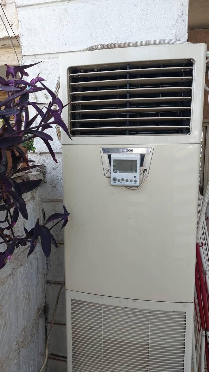 تبريد لبيع شغال ٢ طن ٢٥٠
سلبت كنتوري نوع بيكو  ب ٣٠٠ حجم ٢ طن 
كراسي عدد ٢ ب ٥٠ الف 

*********** بغداد حي القادسية
