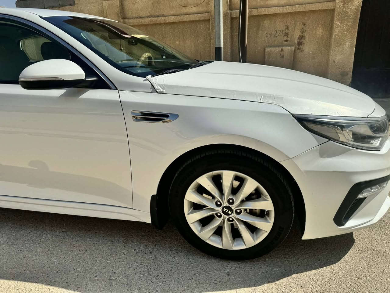 السلام عليكم 
اوبتيما 2018 امريكي محدثها 20 بجم كامل 
رقم بغداد الدولي باسمي
ماشيه 80 حقيقي
حادثها بنيد بدون دواخل كفاله عامه من كل النواحي فقط البنيد مبدل الشراي يتصل وبخدمته السعر 155 وبيها مجال
 مكان السياره ناصريه قلعه سكر 
***********
