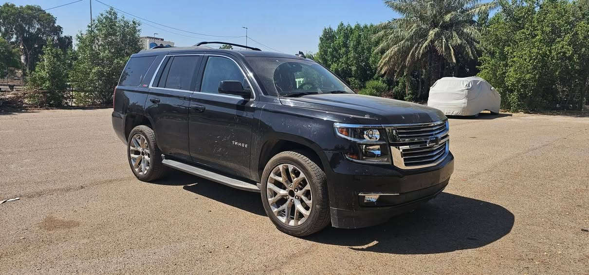 السلام عليكم شوفرليت تاهو موديل 17 نوع Z71 فول مواصفات ماشية 110 الف ميل حادثه جاملغ امامي ايسر مبدل وجاملغ امامي ايمن بيه صبغ لان انطخ هنا بغداد بكراج التفريغ دخول جديد كتاب ضباط مرقمه كامله تحويل مباشر مكانه بغداد البلديات رقم الهاتف *********** السعر 310 ورقه وبيه مجال حك الجيه ٠٠٠
