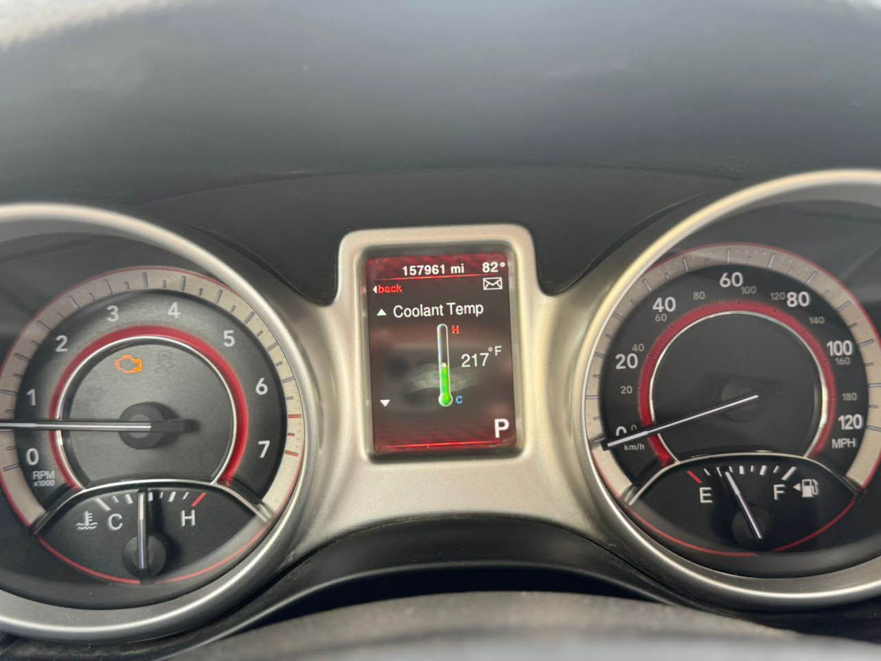 دوج جورني ٢٠١٧
٦ سلندر 
٧ راكب 
٣ قطع تبريد
ايرباكات سليمه 
ماشية 157000 ميل 
سعر 13000$ وبيها مجال 
للاستفسار الاتصال على الرقم 
*********** بغداد, العراق
