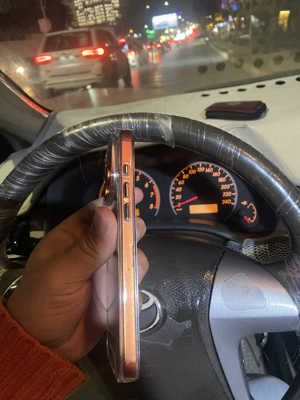 ‏ئایفۆن ١٦ پرۆ ماکس ٢٥٦ گیگا باتری ١٠٠ یەک سیم
ئيسيم.رةنكي .رةش .بةشةرت هيج كيشةي نية .مالي دوستة.شوختي نية .باتري .شاشةي .كاميراي كوراوة .بةئةسلي بةشةرتي ئةوةي ئةسلي بيت هيج كيشةي  نةبي .موبايلةكة زوو باك و بيكيشةية.بارةي ئايفون ١٤يةكة.
سعر٦٨٠دولار .موشتةري نيت سةرمان مةئيشينة
شوين سليماني.
فايبةر***********
ئاسيا.***********
