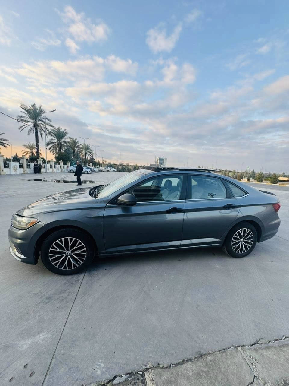 جيتا موديل 2021 
 مواصفات SE+فول 
ماشية 132 الف
گير محرك تحويل شرط 
ارباگات سیستم 
سيارة قطعة و نص صبغ 
صور سونار موجود 
رقم اربيل جاهز بأسمى 
سعر 145$ و مجال

واتساب
***********
