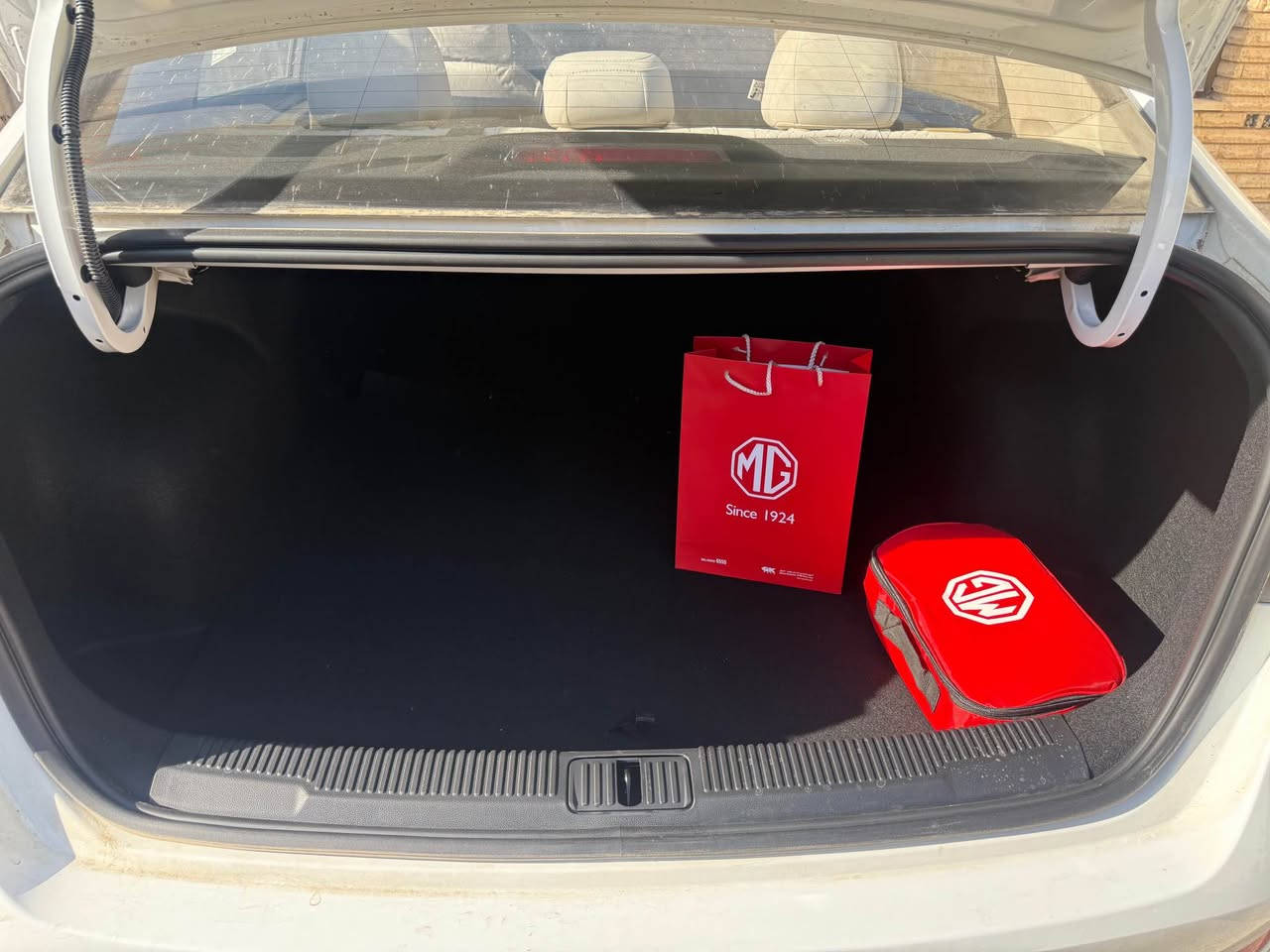 عررض خااص والكمية محدودة ❗️ ❗️وبسعر مناسب جدا ً

توفرت  مجموعة سيارات 🚘 MG5 موديل 2025 
خاضعة لضمان الشركة 6 سنوات 
‏‎(((بدون لوحااااات )))
‏‎المحرك 1500 تنفس طبيعي 
‏‎كير اوتماتيك 
‏‎شاشة carply
‏‎تحكم ستيرن جهتين
‏‎مثبت سرعة
‏‎ايرباك عدد 2
‏‎اشاير بالمري
‏‎ ترحيب
‏‎حساس اطارات 
‏‎ويل كب
‏‎عداد المسافة: صفر كيلومتر
‏‎وباقي المواصفات المعروفة
استلام مباشر 

❗️ مع وجود جوائز  نقدية قيمة بانتظارك سارع بالحجز وأربح 
الجوائز مع MG❗️ 

للتواصل 📱 *********** 
‏‎متوفر واتساب + اتصال بغداد, العراق
