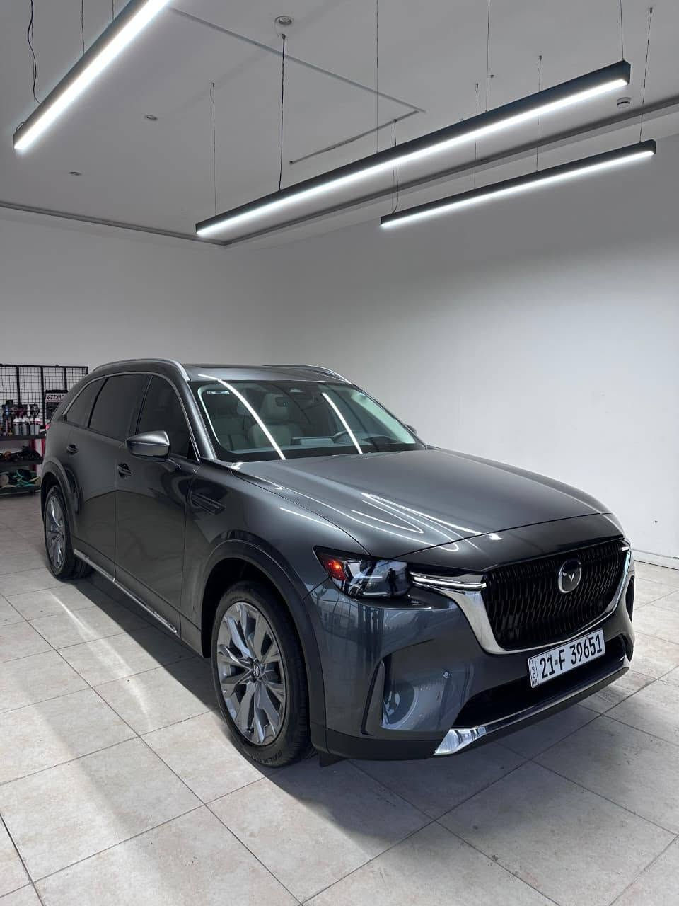 مازدا CX90 مۆدیل Premium MHEV Hybrid 2024
فول فول مواسەفات مایڵد هایبرێد
تەنها 28 هەزار کیلۆمەتر ڕۆشتووە
مەکینە 3.3L تۆربۆ 6 سلندەر
سەیارەیەکی جوان و نموونەیە لە پاکی
پانۆراما
بەسمە
دەبڵ ئەکسل (AWD)
کوشن جلد
ناو کرێمی
کوشنی VIP
7 نەفەری
کوشن خەزن و کارەبایی
داتاشۆ
سندوق شەفت
تەبریدی دەبڵ زۆن و مەرکەزی
لایتی LED و عەدەسە
چەندین مواسەفاتی تریش هەیە
سەیارەکە پێش و دوای کەپس
تەنها دوو دەرگای لای شۆفێر بۆیاخە

VIN: JM3KKDHD2R1168478
دەعامی بۆ دەعامی بەشەرت
سەیارەکە ماڵی دۆستە

سعر: لە کۆمێنت داوای بکە ڕاستەوخۆ بۆت دێت 📩 

گێڕ و مەکینە و تەبرید و کامل کارەبایی هەمووی بەشەرت

شوێن: سلێمانی

ژمارەی خاوەنی سەیارە 
***********
 ***********
