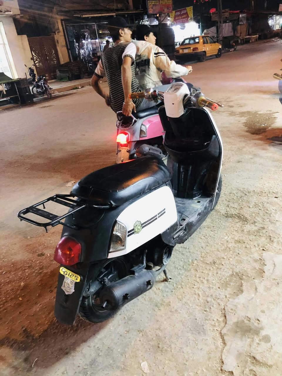 سلام عليكم دراجه بوليس للبيع مانقصهه شي نقصهه بر يك خلفي بس ودراجه مامجفته ولامره بس فتحتهه فيلستهه دراجه وعلي تخبل تقفل 120 وكلج امامي رياضي وكلج خلفي رياضي مكاني كربلاء حصوت عون للستفسار وتساب فقط ***********
