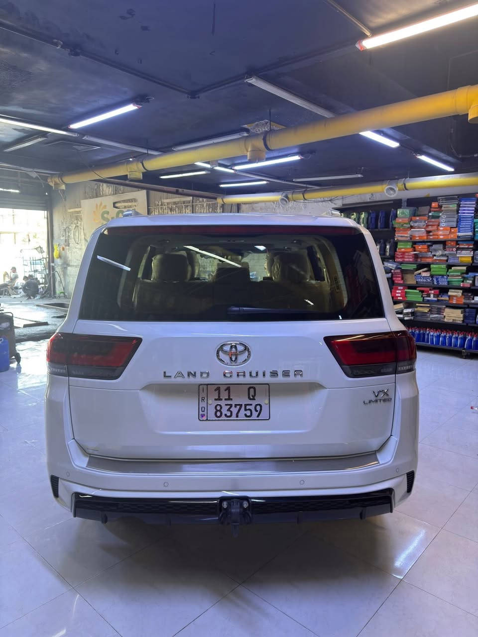 السلام عليكم
لاندكروز VX Limited 2024 ( بريم )
3 شاشات تطبيق ، تنفس طبيعي 
رادار ، كاميرات 360 ، نقطة عمياء و باقي مواصفات vx 
مغلفة ppf كامل + تضليل زجاج عازل للحرارة + درع زجاج امامي
مكفولة عام بأستثناء رصعة بالباب الراكب بسيطة كلش موضحة بالصور ابو دراجة دليفري طخها تنسحب pdr ب 100$ بس اني مسويتها خليتها ع وضعها 
ماشية 28km 
مكان بغداد 
***********
السعر 75,000$
