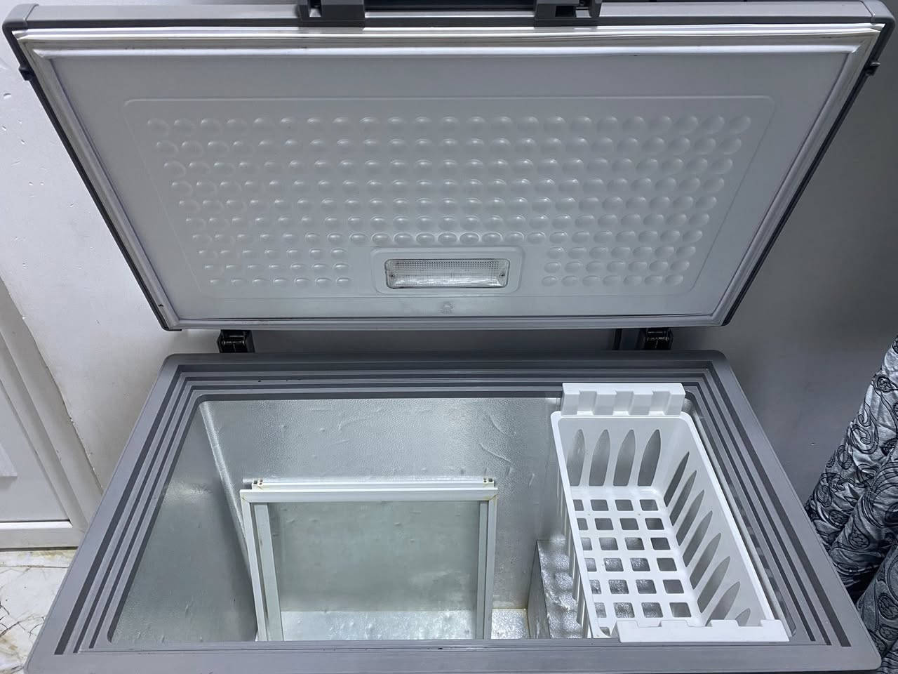 ثلاجة للبيع 
السعر 125 قفل 
للاستفسار خاص 
او على هذا الرقم 
***********
