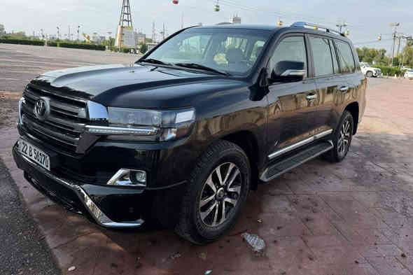 تۆیۆتا لاندکڕۆز 2017 مواسەفات GXR
فول مواسەفات 
سڵایت 
سەیارەکە بێ بۆیاخ 
زۆر پاک و خاوێن 
ڕەقم هەولێر 
هیچ مەسرەفێکی تێدانیە 
لەسەر دەقی شەریکە ماوەتەوە 

سـعـر : لە کۆمێنت داوابکە ڕاستەوخۆ بۆت دێت 📥 

گێر و مەکیەنەی بەشەرت 
هیچ کێشەیەکی تێدا نییە 

ژمارەی خاوەنەکەی 
***********
***********
