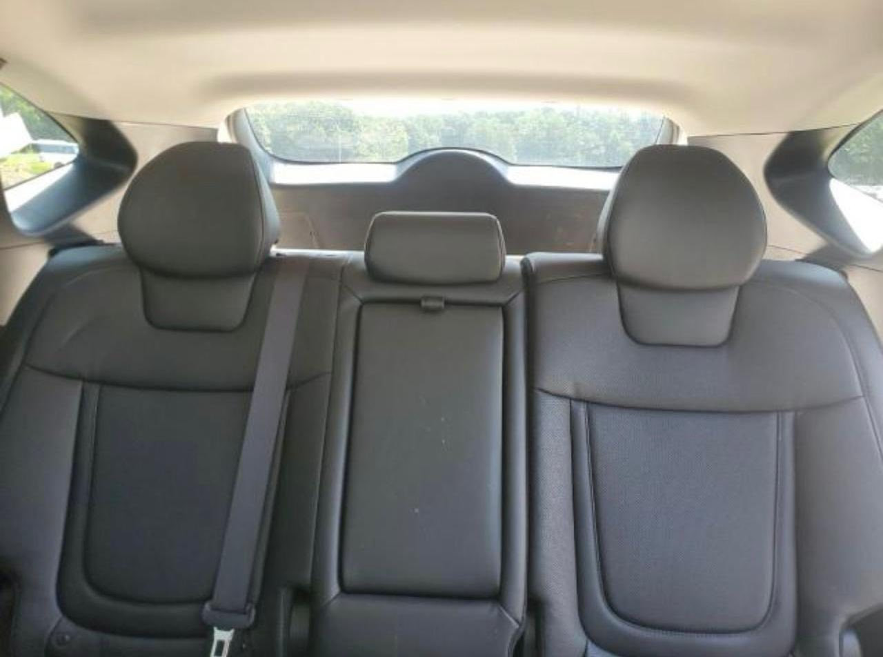 سلام عليكم 
توكسان موديل 2025/فول مواصفات برستيج هايبرد/ اعلى فائه ليمتد
قمار بانوراما
كشنات جلد تدفئه تبريد خلي امامي
خزن كشن ميموري
كشن 2كهرباء
رادار امامي خلفي 
كامرات محيطيه
نقطه عمياء
شاحن 
داته شوب
هندبريك دكمه
صندوك كهرباء
سياقه بلبصه امامي خلفي
حادث سرقات الجاملغ نفسه نشد موجود داخل السياره فقط الدعاميه الاماميه نشدت
رقم بغداد تحويل ثاني يوم

السعر 232وبيه مجال 
عنوان السياره بغداد الاعظميه
***********
