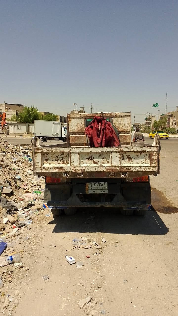 سلام عليكم 
تويوتا قلاب للبيع مكينه 14B بيه بدايه تبخير بسيط شاصي وربع شاصي مكفول بدي بلباكيت قطره لحيم مابي قماره مكفوله من الضربه والخياس كهربائيات كله شغاله تخم تاير جوبلس دوشمه جلد جديده رقم ديالى سنويه لنهايه 2027 تحويل ثاني يوم سياره بلاديه ومكفوله مكان السياره بغداد الدوره خلف علوه الرشيد السعر 66 وبيه مجال جدا بسيط 
واتساب او اتصال ***********.

