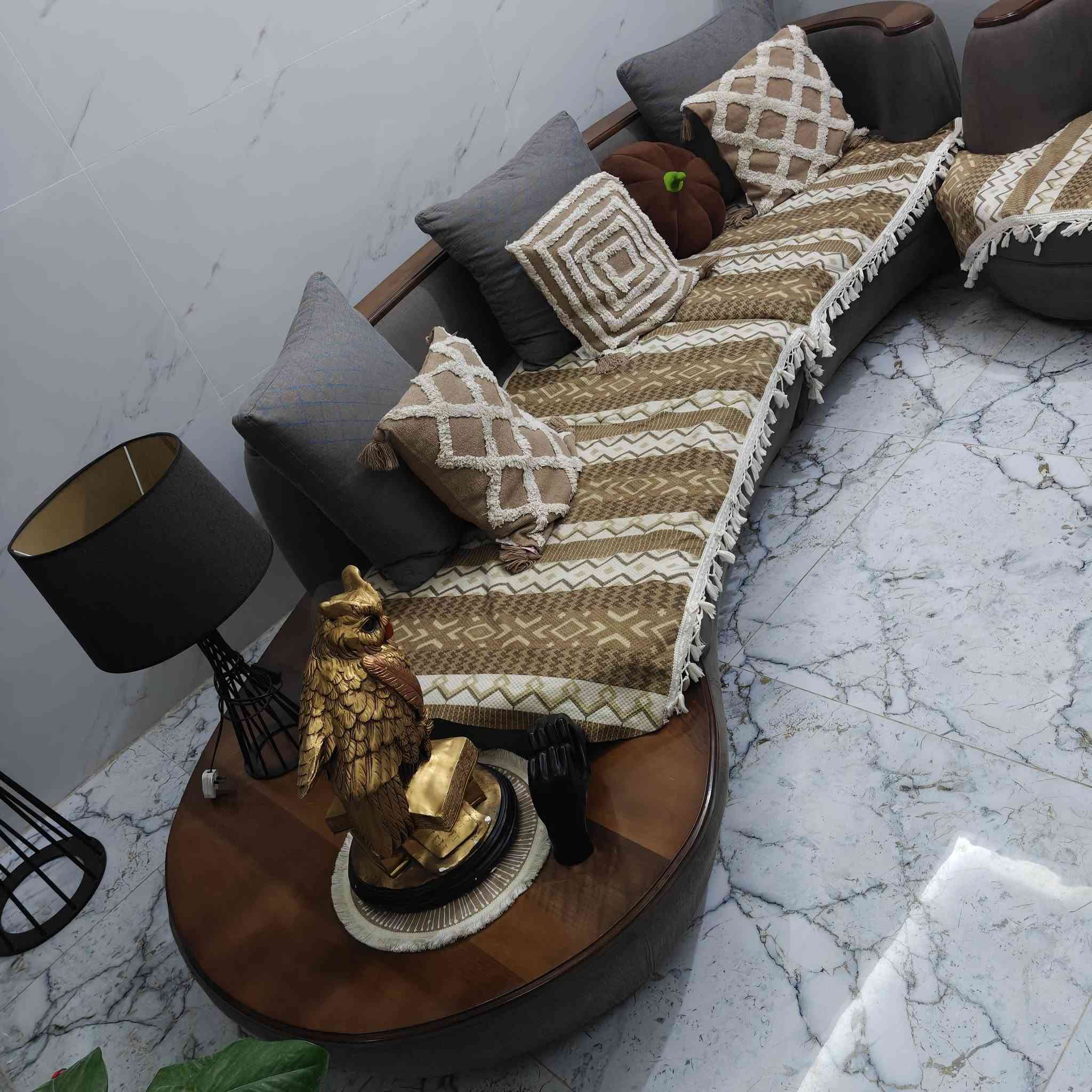 سلام عليكم  🛋️، عندي تخم جلوس رايق ومريح للبيع. نضيف جدا عنوان زعفرانية اتصال ***********
