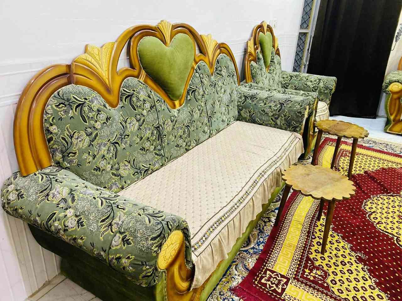 تخم عشرة مقاعد ضخم مع طبلات عدد2 سعر 300  مراسلة  او اتصال *********** وردية خارج نزلة ابو كيرة
