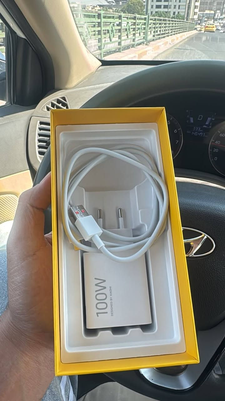شبه جديد / زيرو) 📱
الحالة: بحالة الوكالة تماماً، استخدام أيام معدودة (أول استخدام مايو 2026).
البطارية: صحة البطارية 100% (مشحون دورتين فقط 2).
الملحقات: الكارتون الأصلي متوفر 
وجميع ملحقاته 
المميزات: صوت مميز بنظام Sound by BOSE، نظيف جداً وخالي من أي شخوط 
السعر: 980,000 دينار


**إذا كنت صاحب هذا الإعلان وتريد حذفه لأي سبب، رجاءا أرسل رسالة إلى الدعم الفني**
