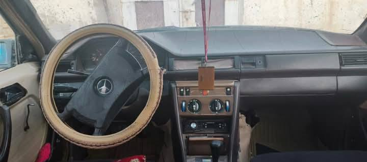 سلام عليكم سياره مارسيدس للبيع رقم السياره ميسان بيها مكينه وكير ٢ ونص سياره حلوه وجاهزه عارضها ب ٣٠ وبيها مجال (***********)
