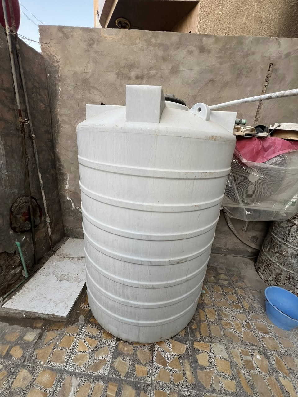 سلام عليكم تانكي وطني 2000 لتر نضيف للبيع سعر 125 مكان بغداد الأمين الثانيه ***********
