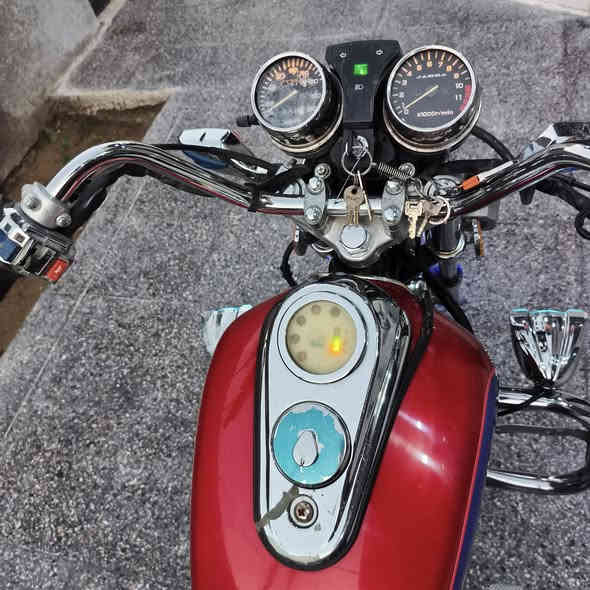 من رخصت الادمن
السلام عليكم دراجه للبيع جونده فحل جديده 
لوك برغي ممفتوح بيها ترايك وين متريد اصولي 
السعر    مليون /  100  الف 

موديل / 2020

***********
