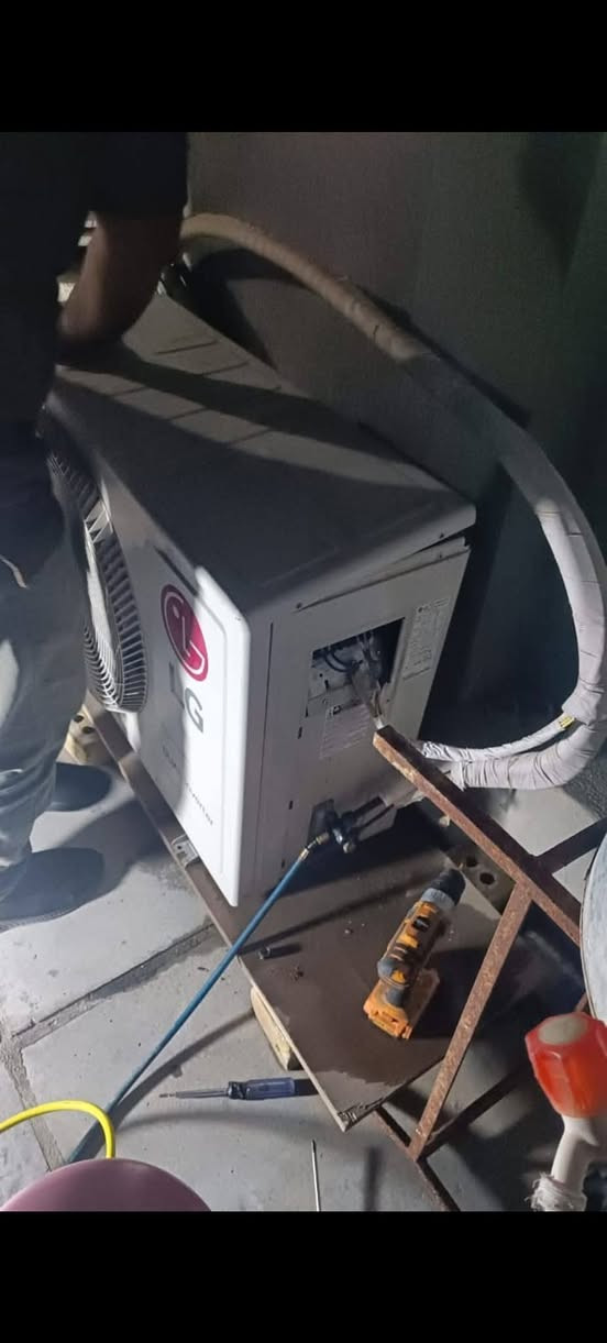 السلام عليكم سعر الشد السبلت ٤٠ وشحن الغاز ٥٠ وصيانه حسب العطل وتصليح جميع السبالت و ثلاجات و غسالات فول اوتماتيك
***********
