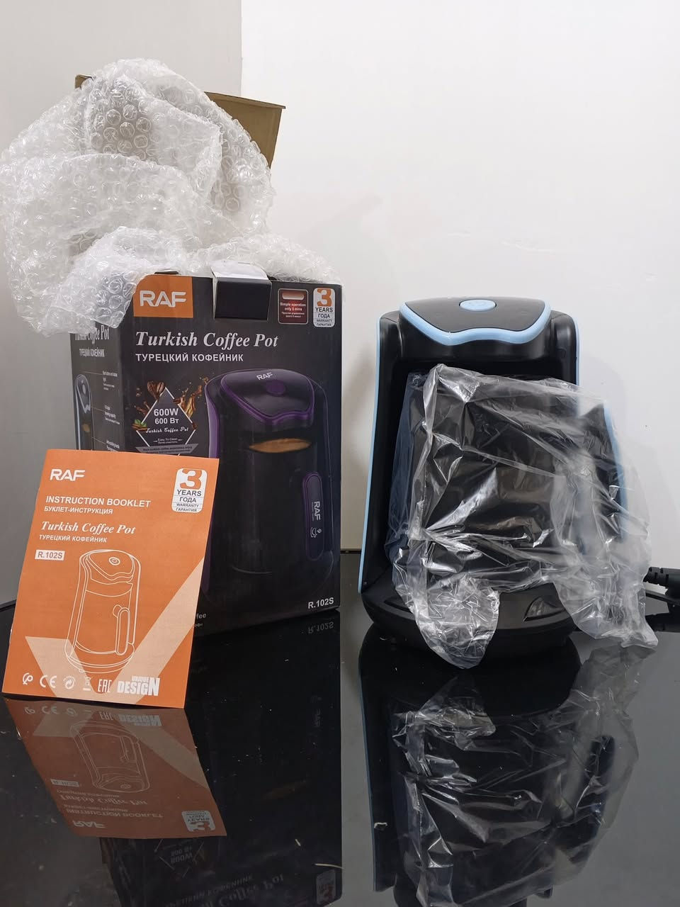 للبيع: طقم فطور كامل Raf تركية
الحالة: جديدة❗❗❗❗❗
المميزات:
كامل للطاولة اليومية أو للضيوف
تصميم أنيق وجميل
العمل : محمصة لخبز التوست راقية جدا + غلاية كهربائية حجم كبير ، يجن بوكس اللون يتشابه ف يجن توأم
السعر: 75,000 دينار عراقي 
📞 للتواصل: ( *********** )
النجف الاشرف + لا يوجد توصيل
______________________________________________
🔥 للبيع مكينة قهوة تركية RAF
مكينة قهوة تركية كهربائية
ماركة RAF
600 واط
جديدة ❗❗❗
💰 السعر: 35,000
📞 للتواصل: ( *********** )
النجف الاشرف + لا يوجد توصيل
