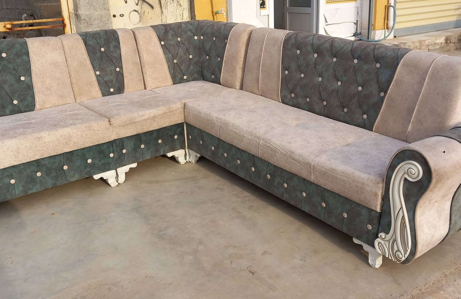 ديوان عشر نفر للبيع اي استفسار مراسله خاااص او اتصل برقم ***********
