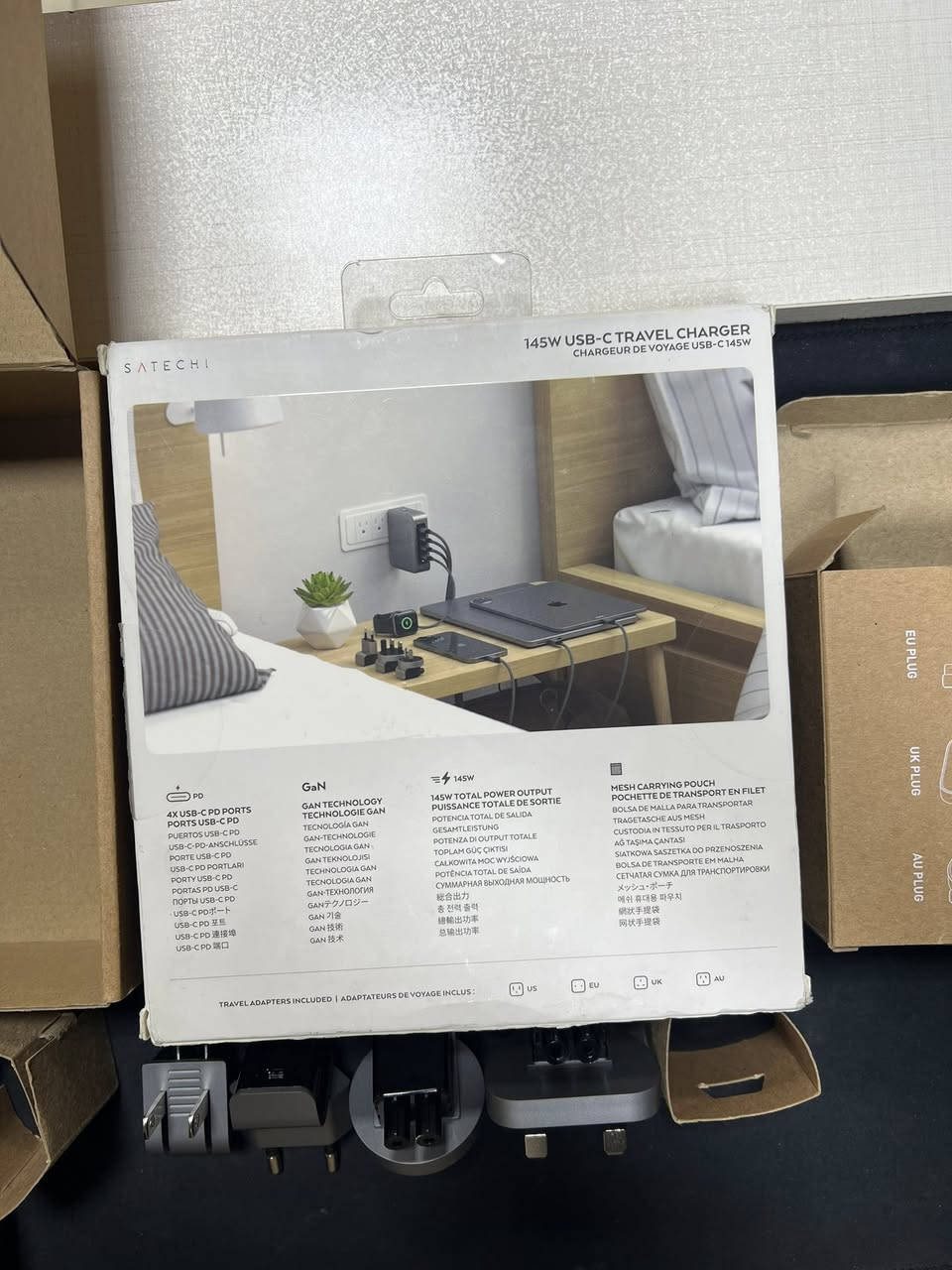 شاحن من شركة SATECHI ماركة عالميه
مقارنه مع انكر
145 واط حقيقي 
4 منافذ تايبسي
مع 4 بلكات كهربائيه + محفظة لشاحن
جديد مامستخدم
بالموقع سعر الحقيقي 200$
ابيعه ب 70 الف قفل
***********
