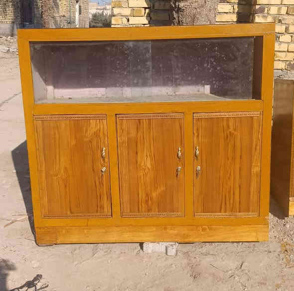 بوفيه للبيع الطول متره ونص والرتفاع 130 المكان الشاميه السعر ب 115 وهذا رقمي ***********
