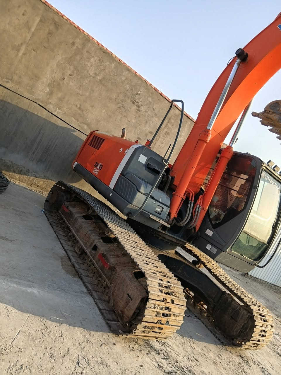 زت ثري للبيع موديل 2009 رقم واسط بس مضخه مجفته السكن بابل اتصال 
***********
