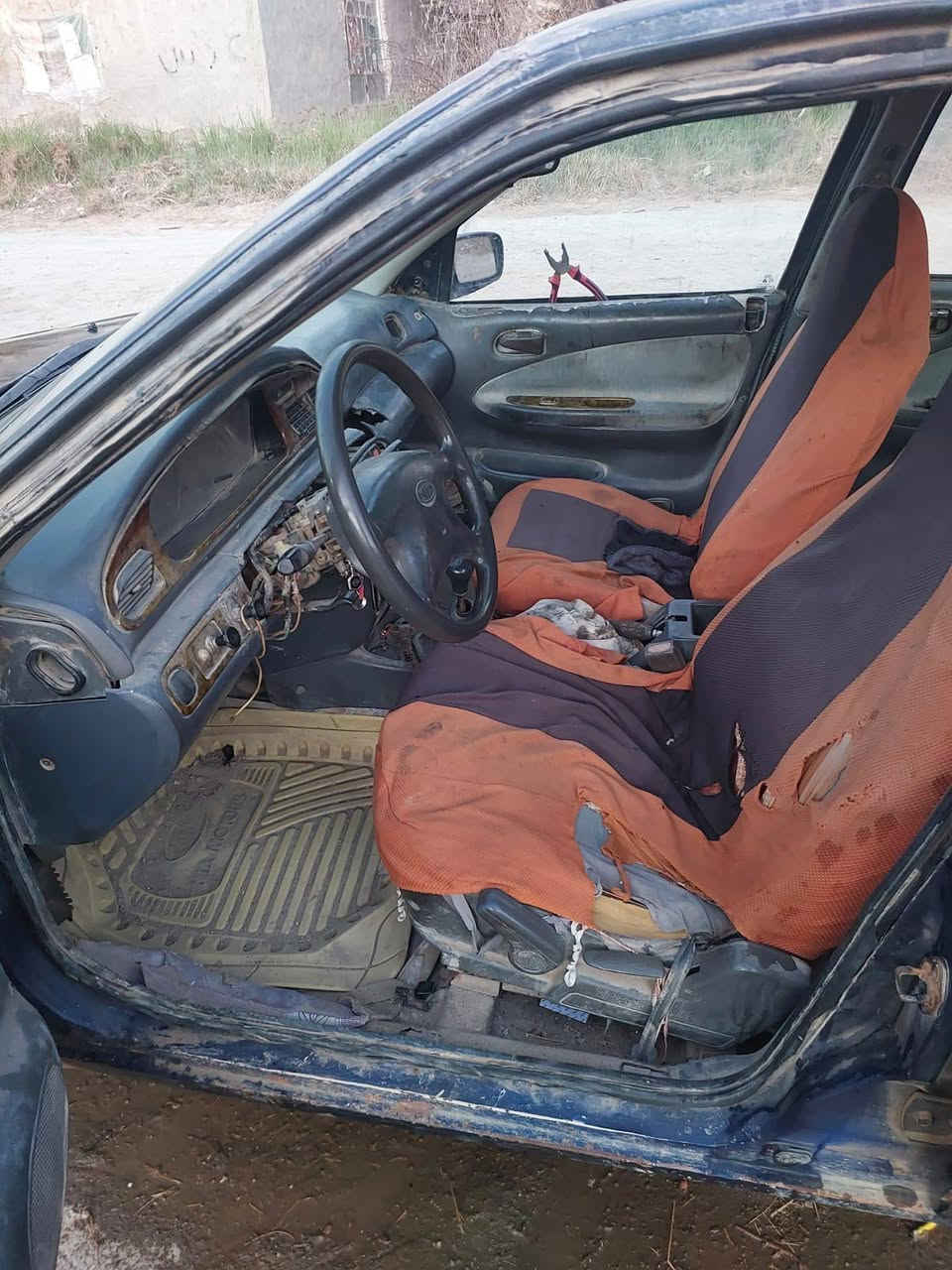 السلام عليكم
كيه سيفيا البيع 
موديل 1995 رقم بغداد باسمي ورقي سنويه نافذة قبل سنه 
تخم تاير جديد كير جديد أبو الخطره مكينه بيه خيط بخار 
 الحداديه 50% الكهربائية جاهز  السعر 22وبيه مجال الشراي اتصل على رقم ***********
اني مكلف بل نشر  العنوان الديوانية المهناويه
