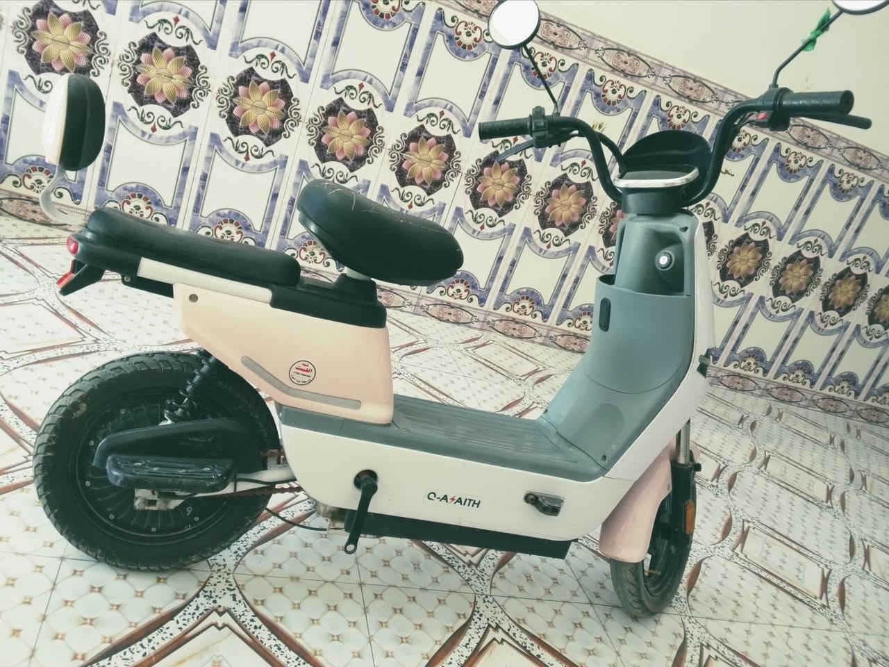 سلام عليكم درجة شحن نظيفه كلش كهربائيات كلها شغاله وشاحنتها تجي وياها مكاني ناصريه غراف السعر 225 وبيها مجال رقم الهاتف ***********
