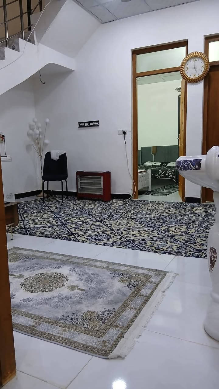 على بركه الله دار للبيع دوانم المعمل مساحه ١٢٥متر طابق واحد يتكون ٢غرف نوم قرب جامع مكيه للاستفسار
 اكثر اتصل *********** ابو كيان
