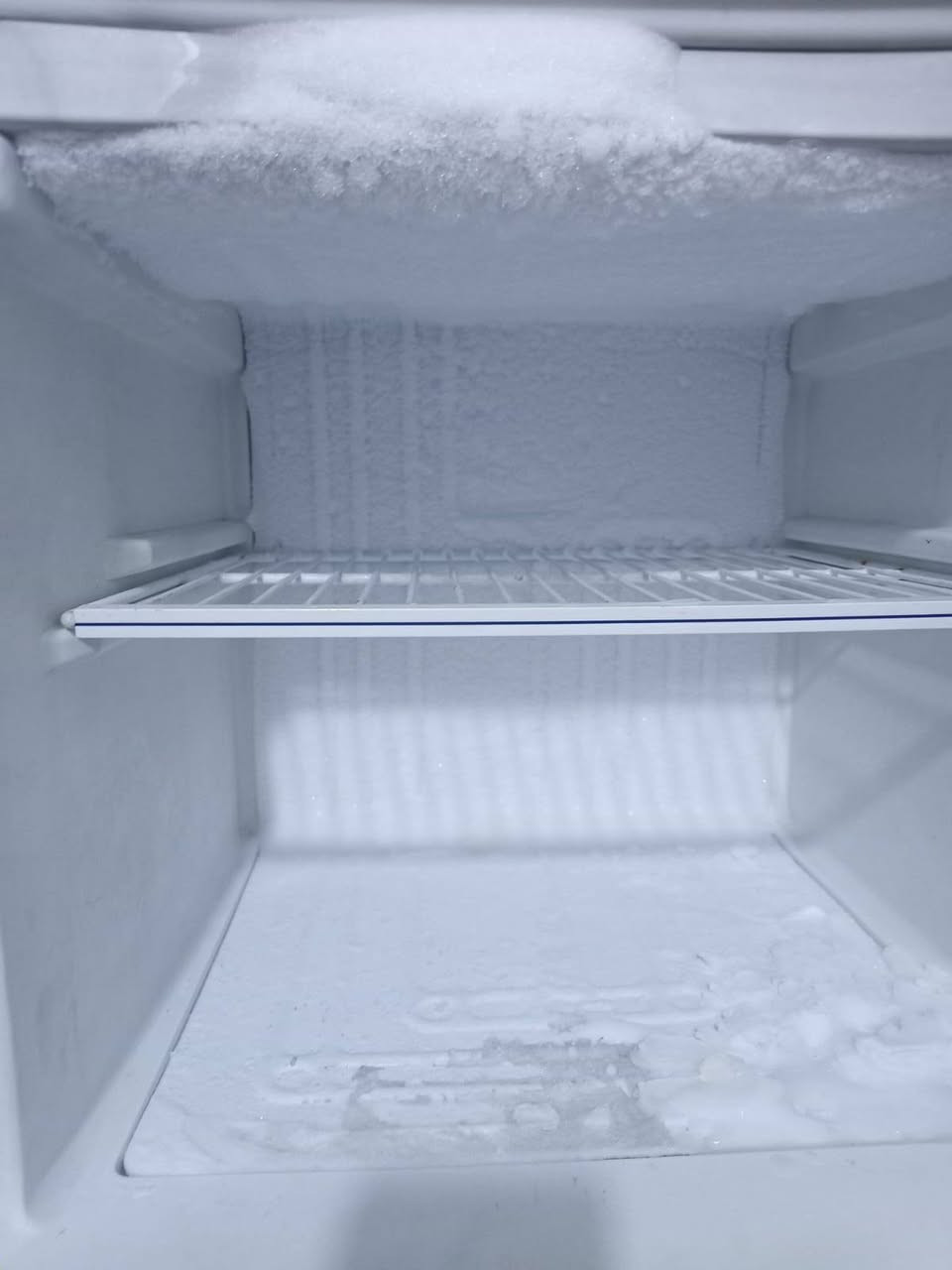 ثلاجه 9قدم عارضه 150.  / ***********
