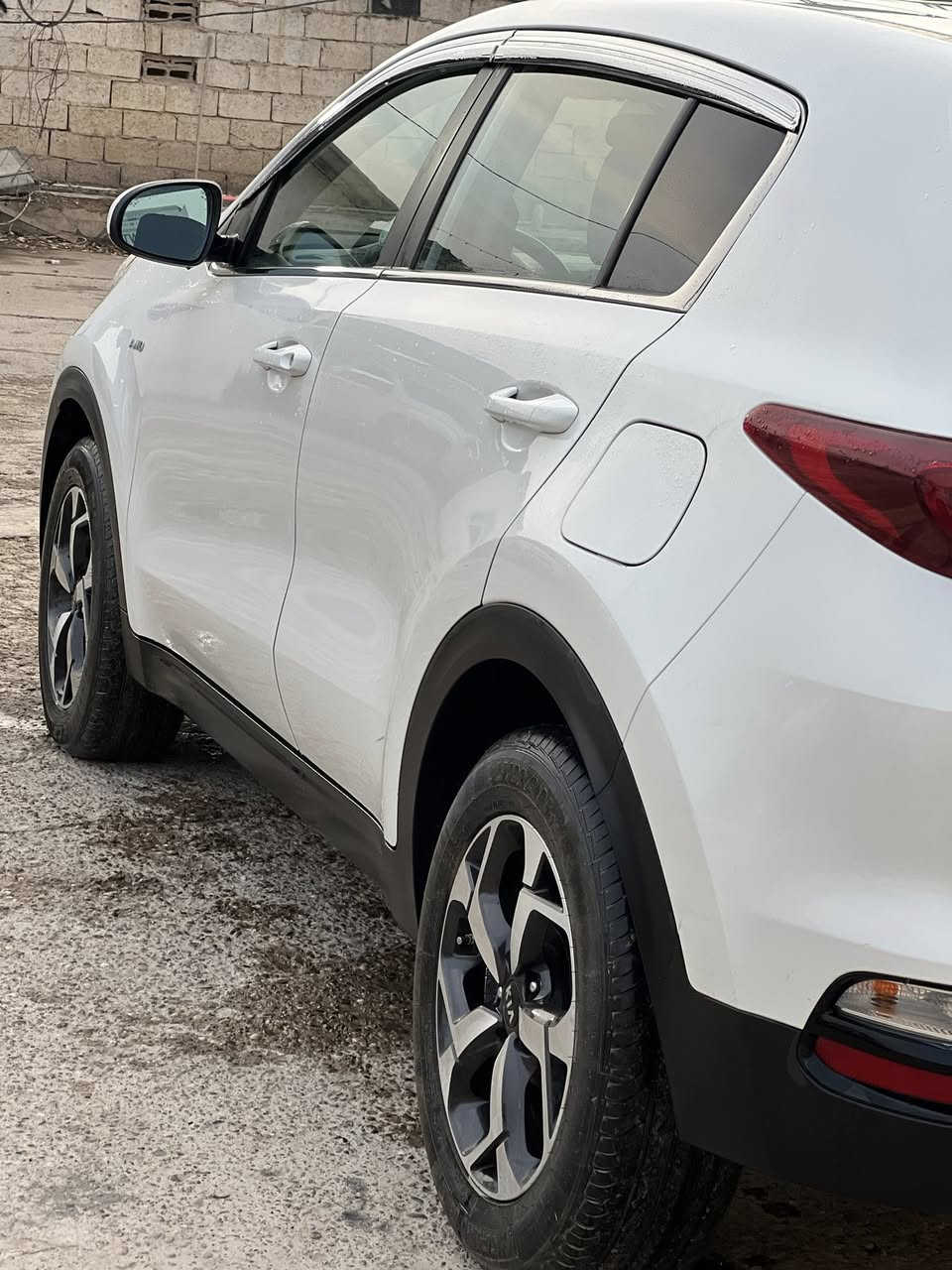 السلام عليكم...
للبيع...نقد فقط  اعتذر عن الاقساط 

بسعر 165$

سبورتج 2021 وارد امريكي جاملغ يمين بدون اي دواخل صور الحادث منشوره وبدون ايرباك ماشية 87 KM

رقم بغداد 

شرط التحويل والغرامات

✳️محرك 2400 GDI

✳️كير اتوماتيك بدون اي عيب مال بيت"

السعر 165$💸

تايرات 4️⃣ جديدة 🆕 

مكان السيارة صلاح الدين / سامراء

رجاءً ما أقفل سعر بالتلفون تعال وتدلل 

للاستفسار  ***********
