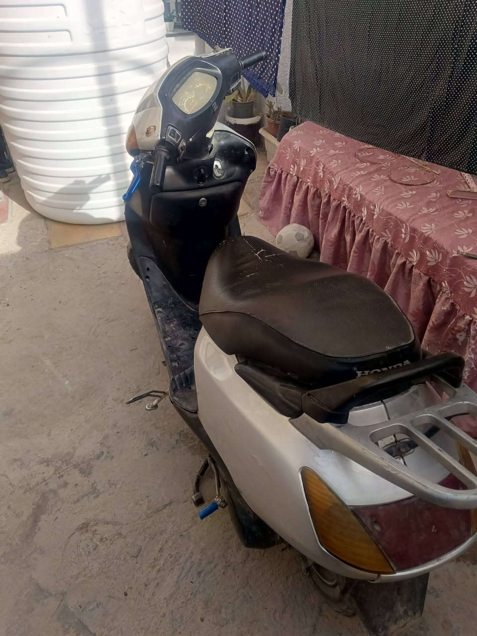 السلام عليكم دراجة سبيسي للبيع دراجة نظيفة جداً بلادية مكاني الدورة للتواصل خاص


**إذا كنت صاحب هذا الإعلان وتريد حذفه لأي سبب، رجاءا أرسل رسالة إلى الدعم الفني**